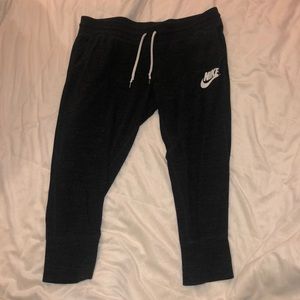 women’s nike joggers